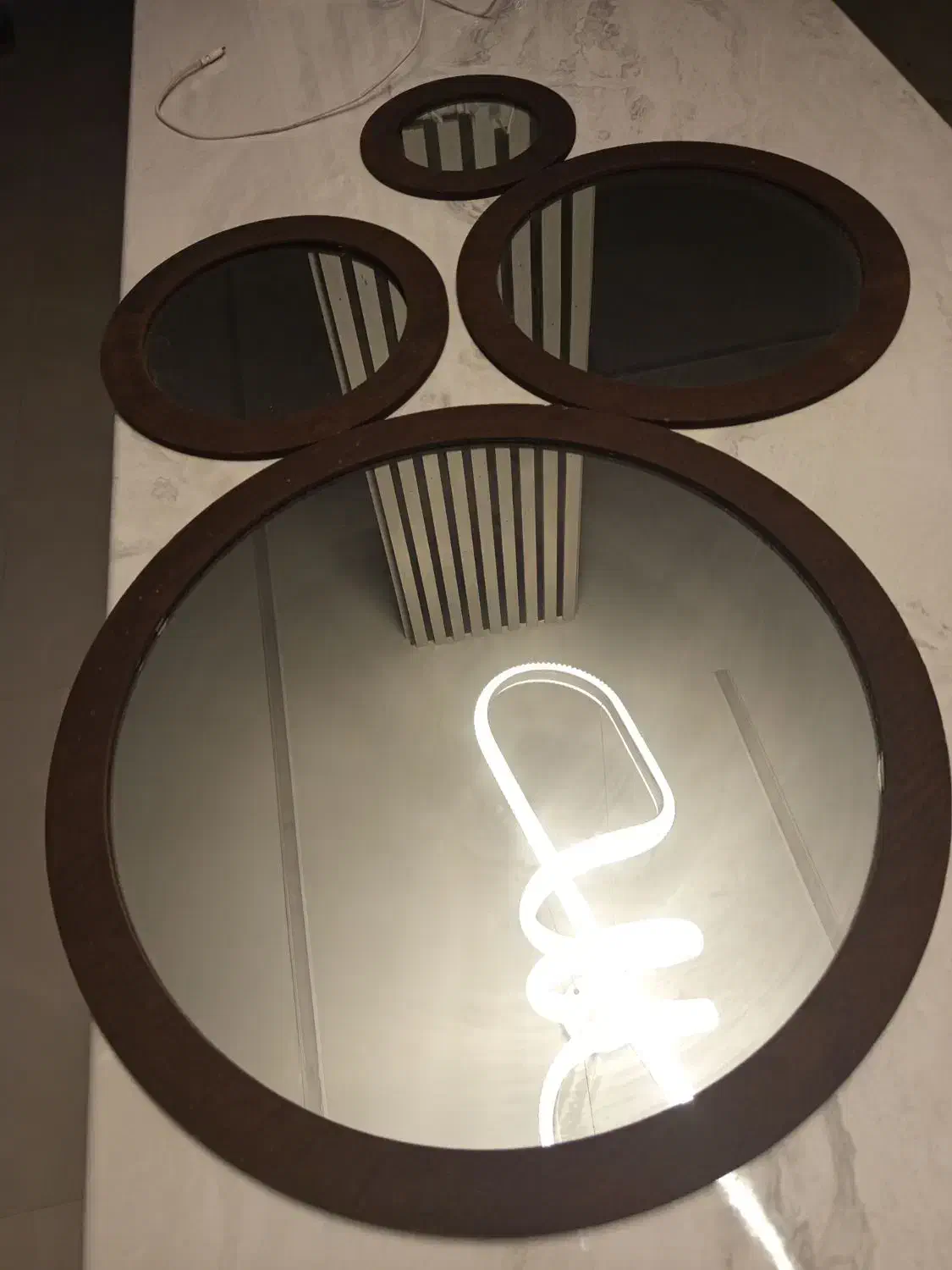 آیینه گرد چوبی|آینه|پردیس, فاز ۲|دیوار