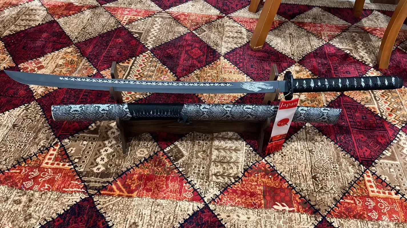 کاتانا با حکاکی اژدها|کوهنوردی و کمپینگ|اندیشه, اندیشه فاز ۴|دیوار