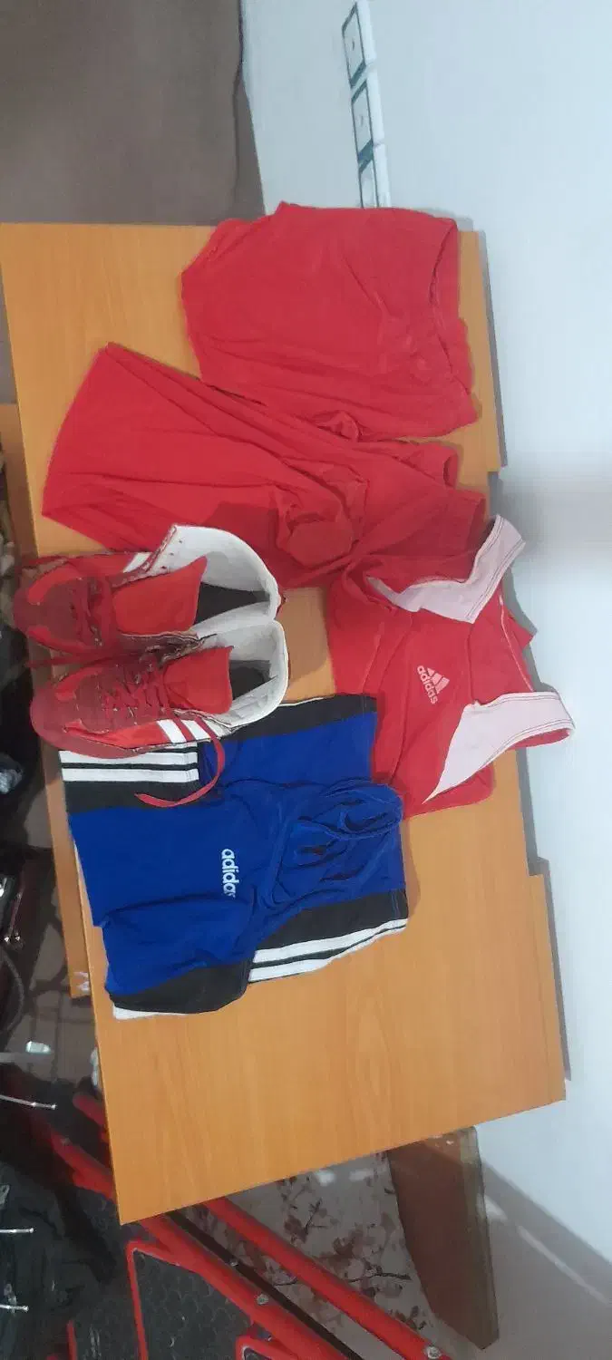 لباس ورزشی|تجهیزات ورزشی|دهگلان, |دیوار