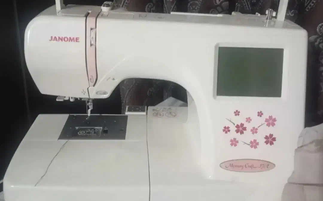 چرخ گلدوزی|چرخ خیاطی و ریسندگی|گنبد کاووس, |دیوار