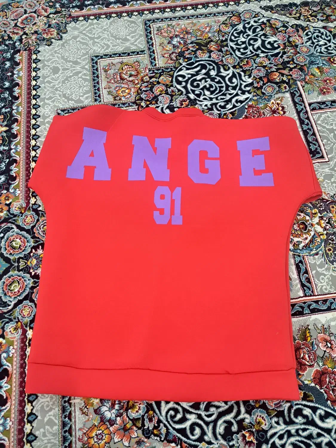 هودی|لباس|چهارباغ, |دیوار