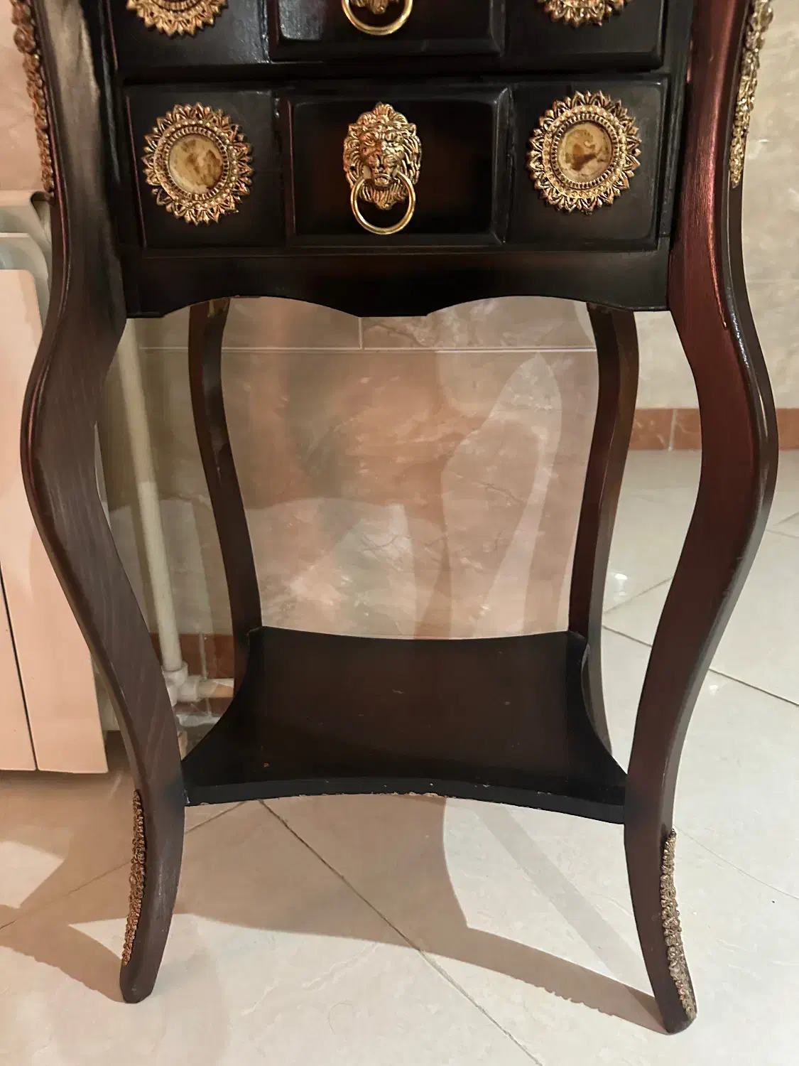 میز تلفن|میز تلفن|چهارباغ, |دیوار