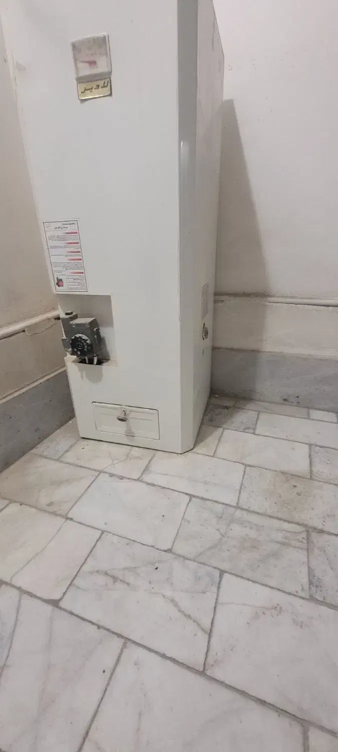 آب گرمکن دیواری برند لادیز سالم آماده استفاده|آبگرمکن، پکیج، شوفاژ|مشهد, بهمن|دیوار