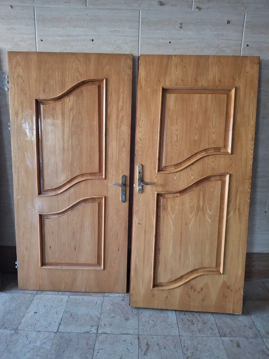 درب چوبی سالن و حمام و دستشویی و اتاق|مصالح و تجهیزات ساختمان|اصفهان, محله سفلی|دیوار