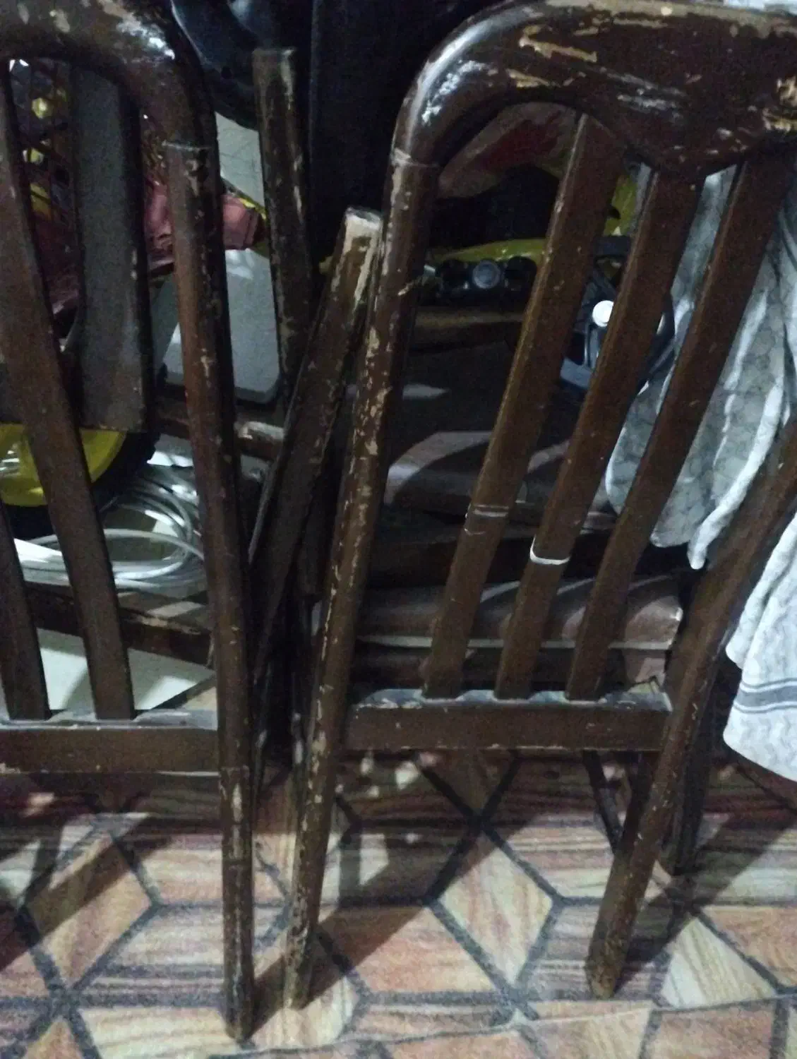 چهار تا صندلی چوبی سالم|میز و صندلی غذاخوری|شوشتر, |دیوار