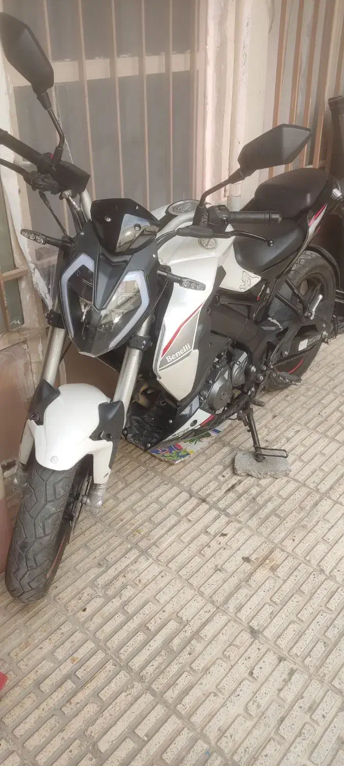 بنلی180s|موتورسیکلت|قرچک, میرزائی جنوبی|دیوار