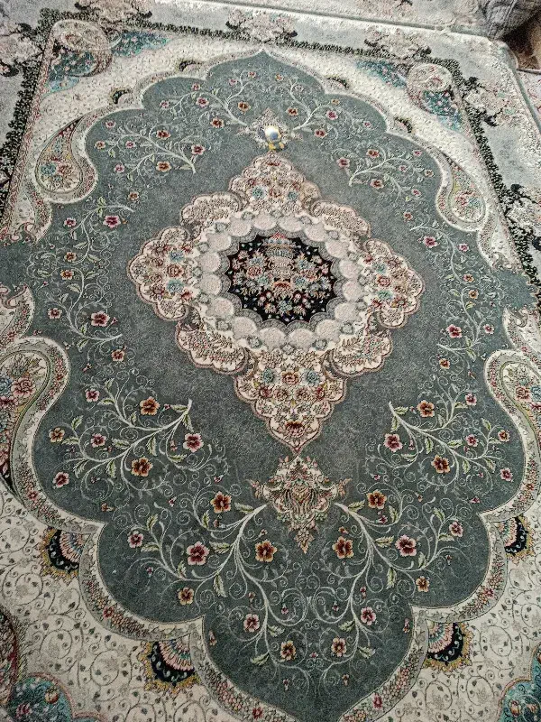 دو عدد فرش|فرش|سراوان, |دیوار