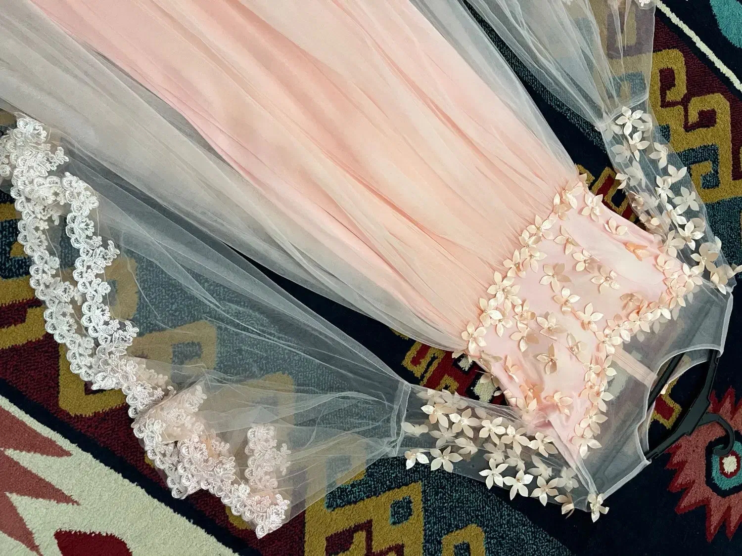 لباس مجلسی|لباس|تاکستان, |دیوار