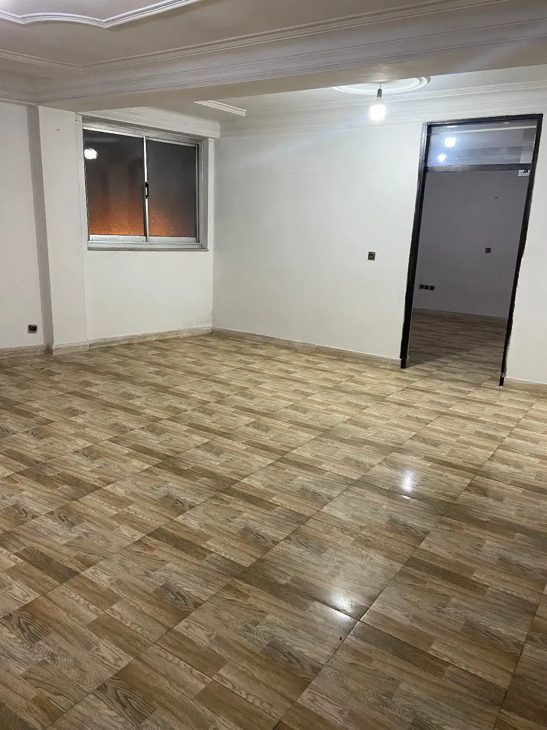 اجاره|اجارهٔ آپارتمان|رشت, دروازه لاکان|دیوار