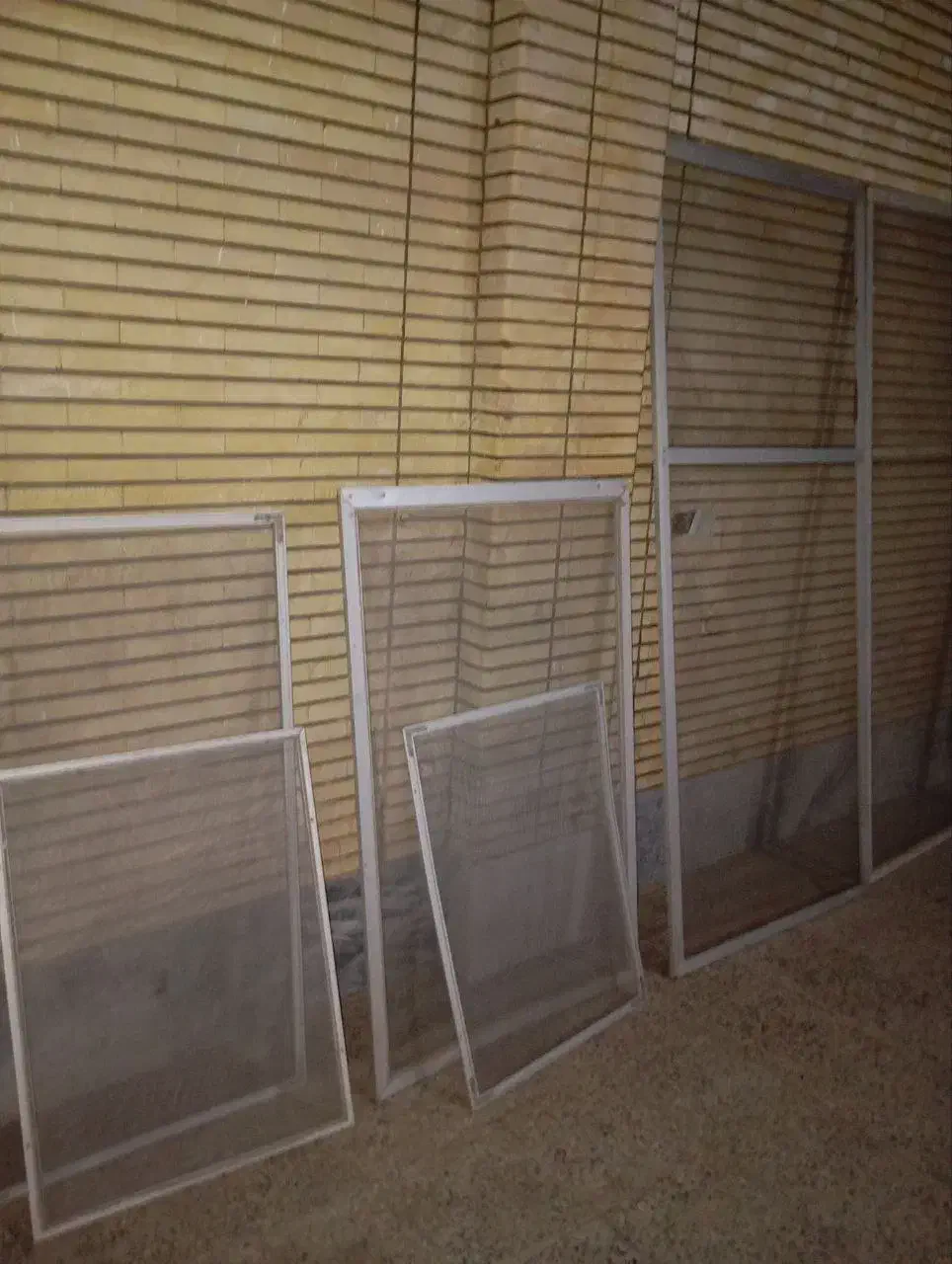 حفاظ توری درب و پنجره آلومینیومی|مصالح و تجهیزات ساختمان|شاهینشهر, شهرک گلدیس|دیوار