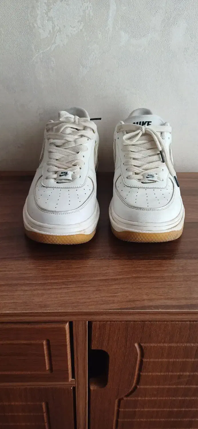 کفش|کیف، کفش، کمربند|مراغه, |دیوار