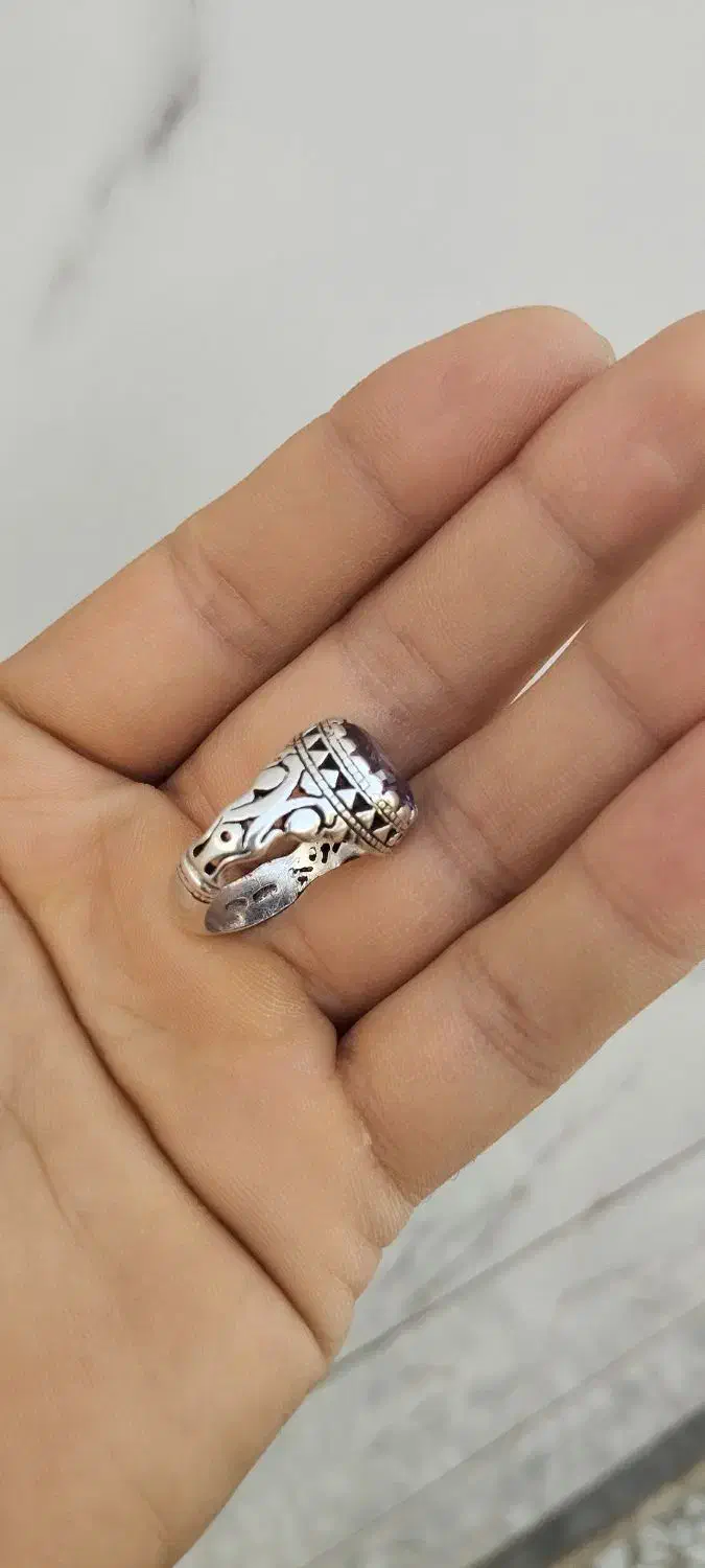 انگشترآمیتیست|جواهرات|کبودرآهنگ, |دیوار