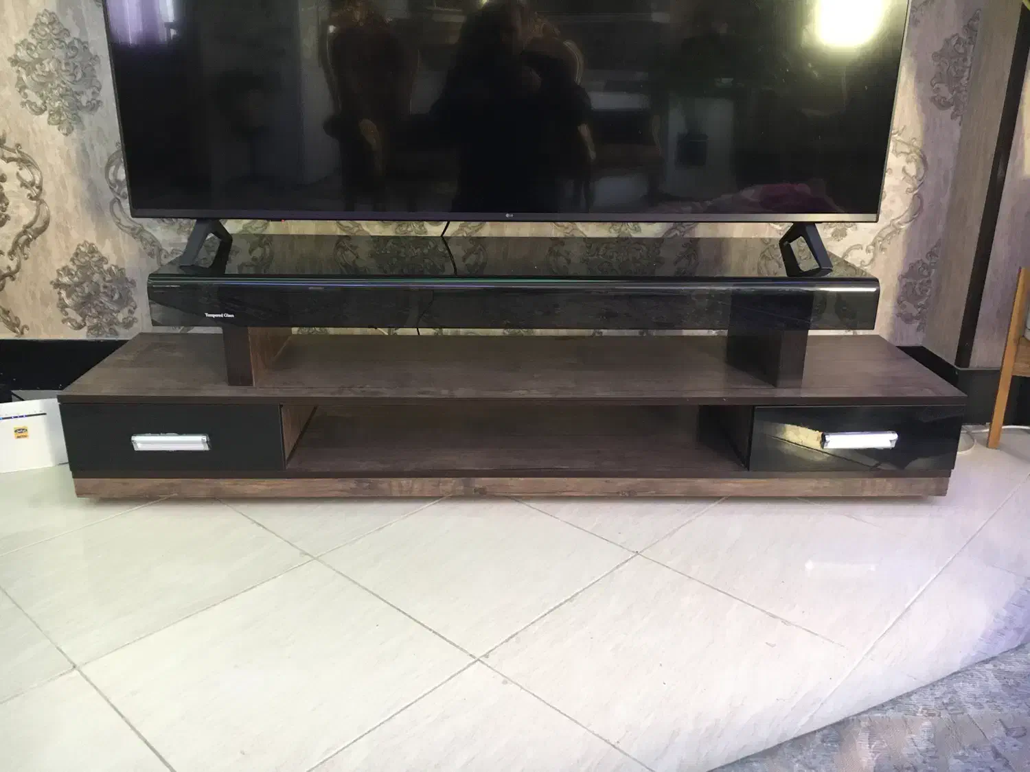 لوازم خانگی زیر تلویزیون|میز تلویزیون|شیراز, شهرک قمشه|دیوار