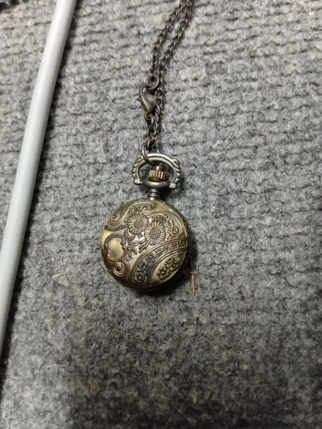 دوعددساعت قدیمی|ساعت|ساری, |دیوار