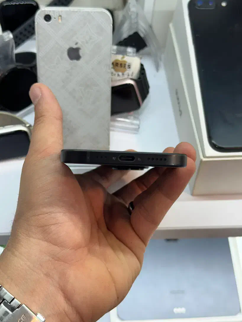 Iphone 15 normal 128Gb باتری ۱۰۰ درصد در حد اکبند|موبایل|کرج, کوی امامیه|دیوار