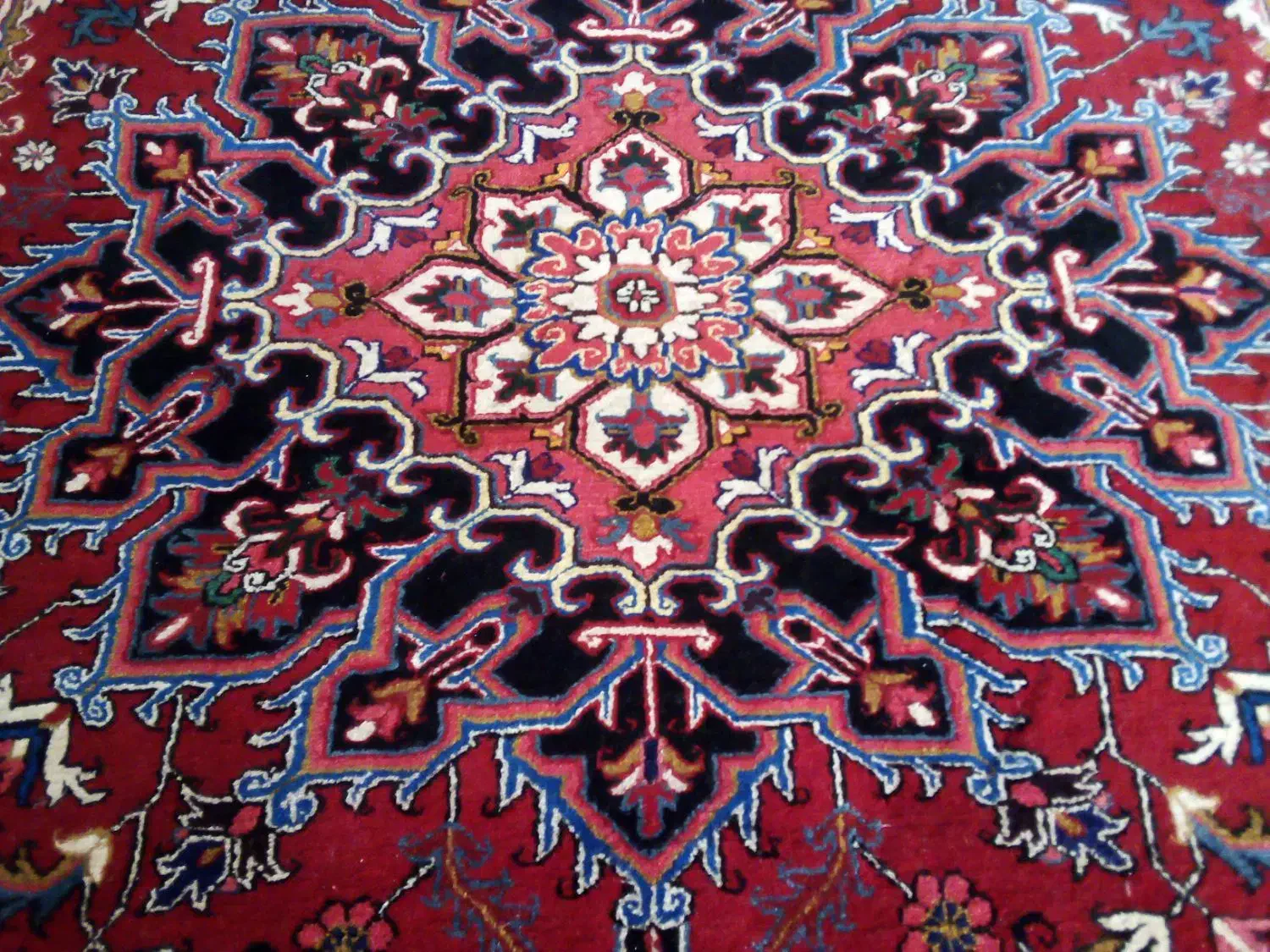 فرش دستباف هریس|فرش|هریس, |دیوار