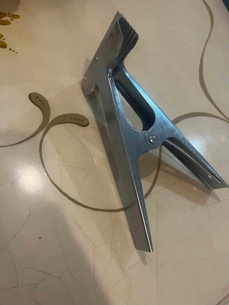 گیره نگه دارنده|ابزارآلات|قم, انسجام|دیوار