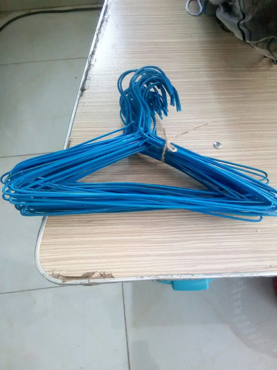 چوب لباسی آهنی و پلاستیکی تعداد بالا|لباس|نیشابور, شهرک ولیعصر|دیوار