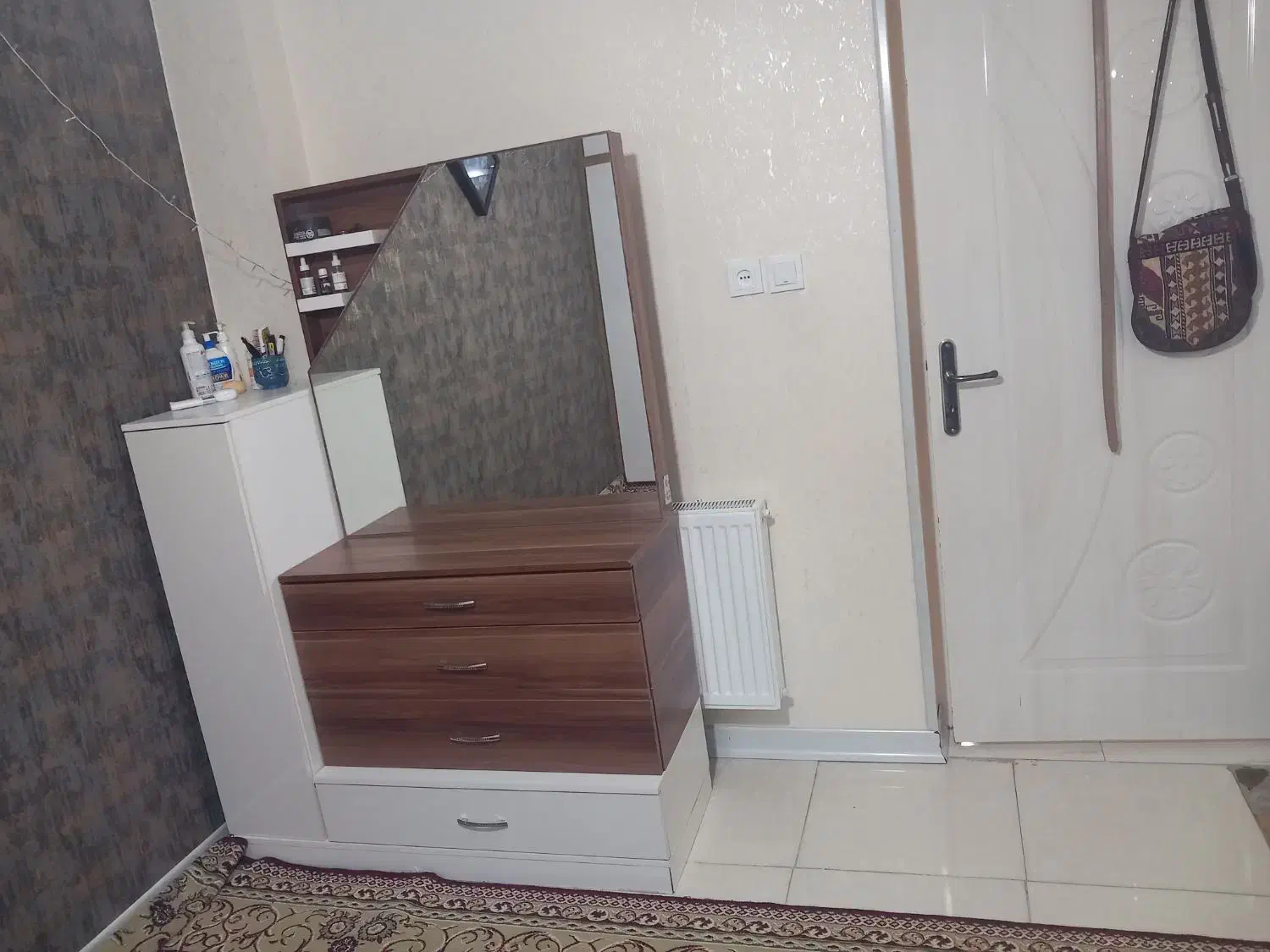 سرویس خواب دو نفره کامل وتمییز|تخت و سرویس خواب|ابریشم, |دیوار