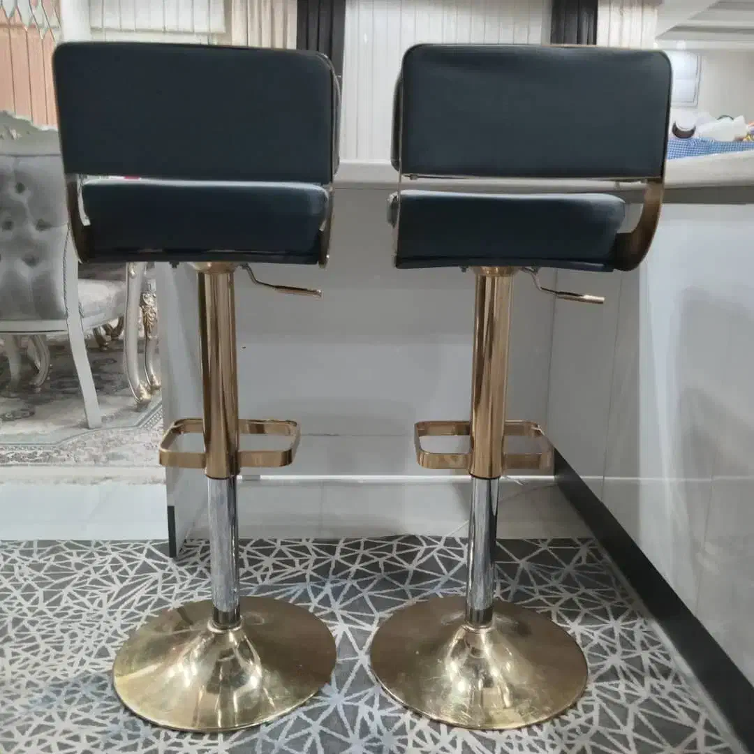 دو عدد صندلی اُپن در حد نو|صندلی و نیمکت|سیرجان, |دیوار