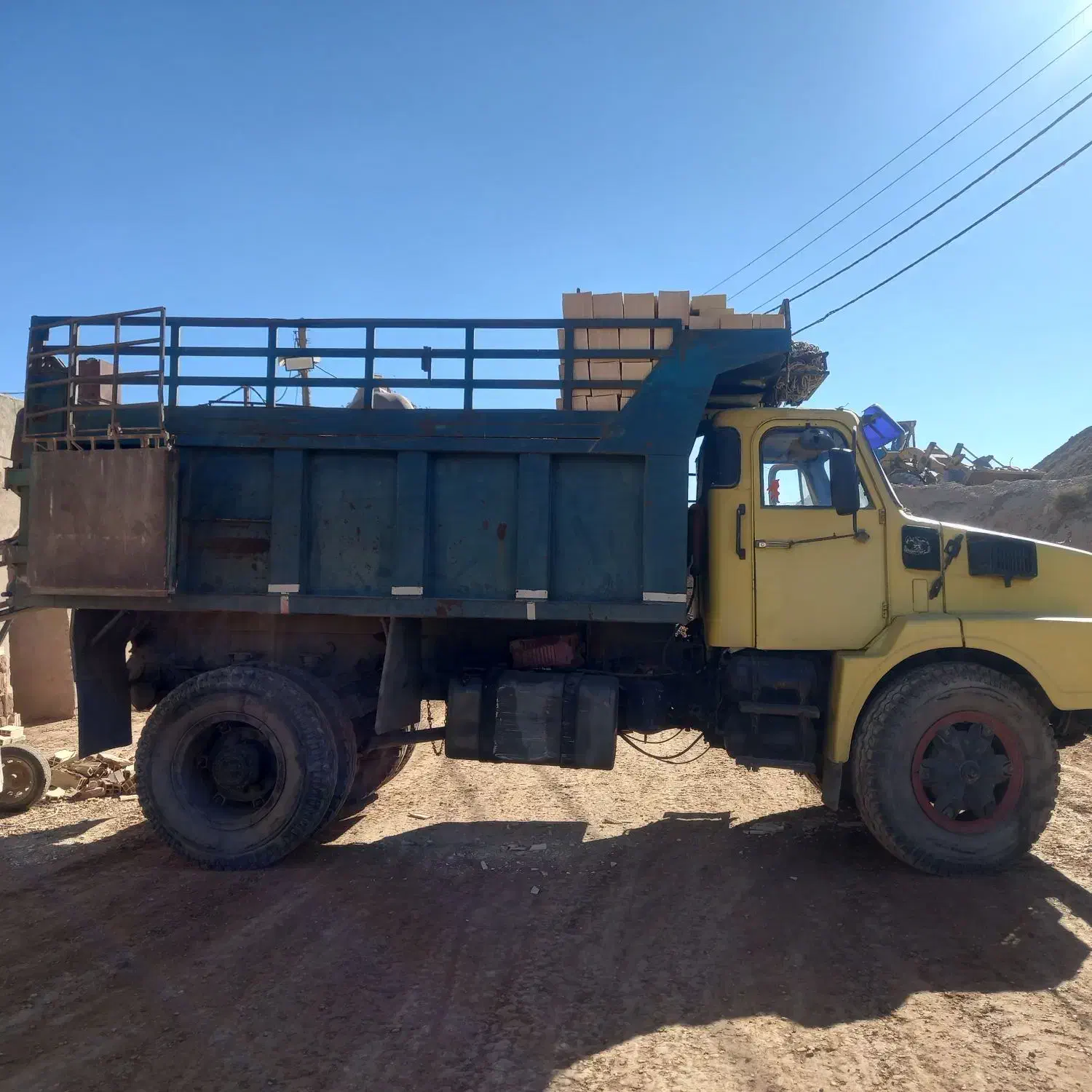 ولوو تک کمپرسی|خودرو سنگین|هشتگرد, شهرک بعثت|دیوار