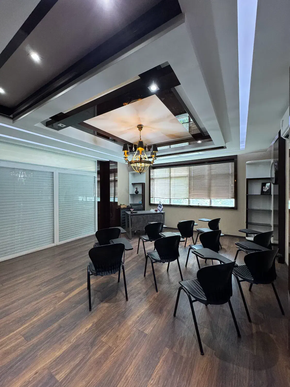 اجاره کلاس و دفتر جلسات اشتراکی و برگزاری وبینار|اجارهٔ کوتاهمدت دفتر کار و فضای آموزشی|تهران, میرداماد|دیوار