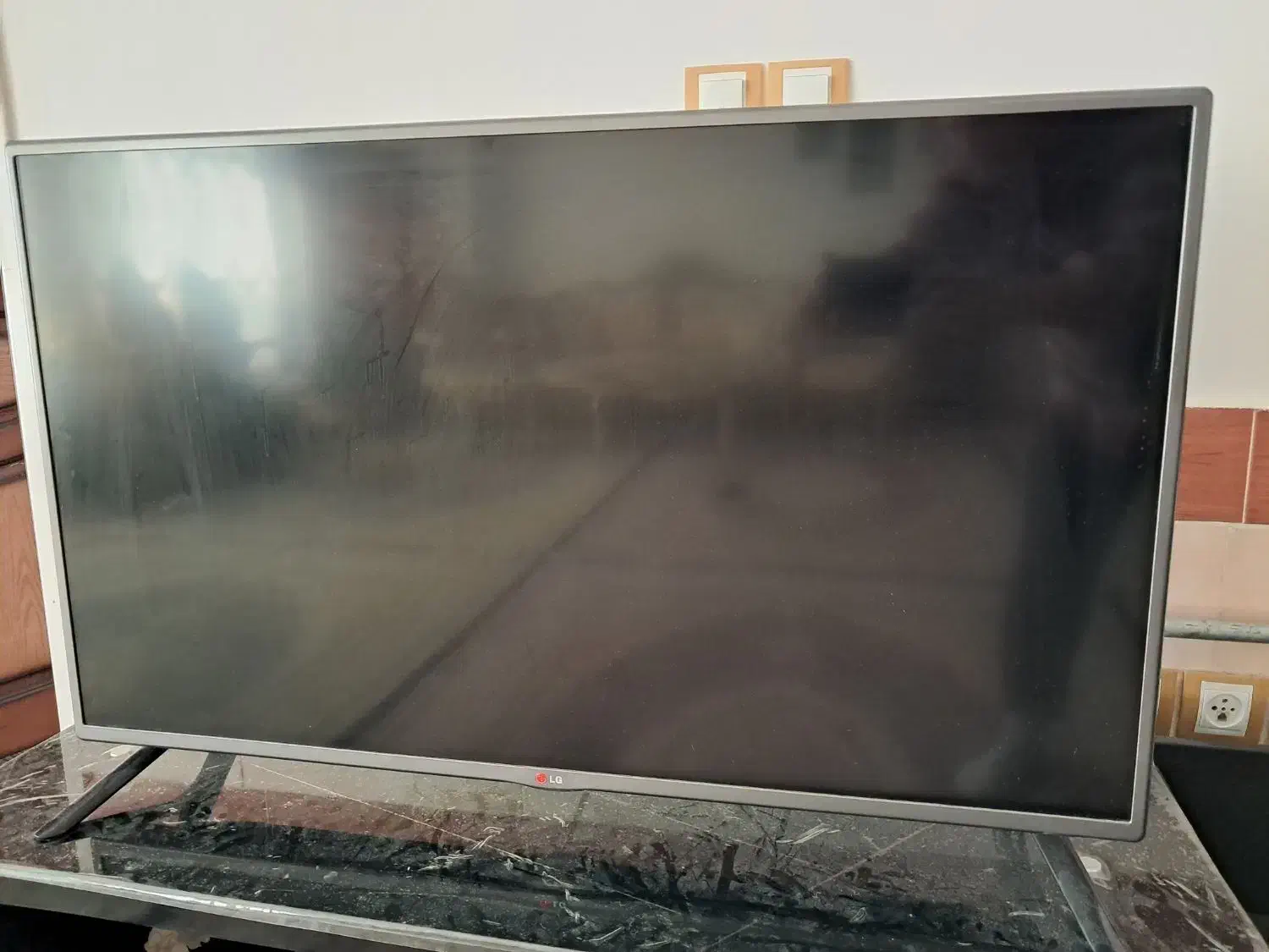 تلویزیون ال جی LED ۴۲|تلویزیون و پروژکتور|مراغه, |دیوار