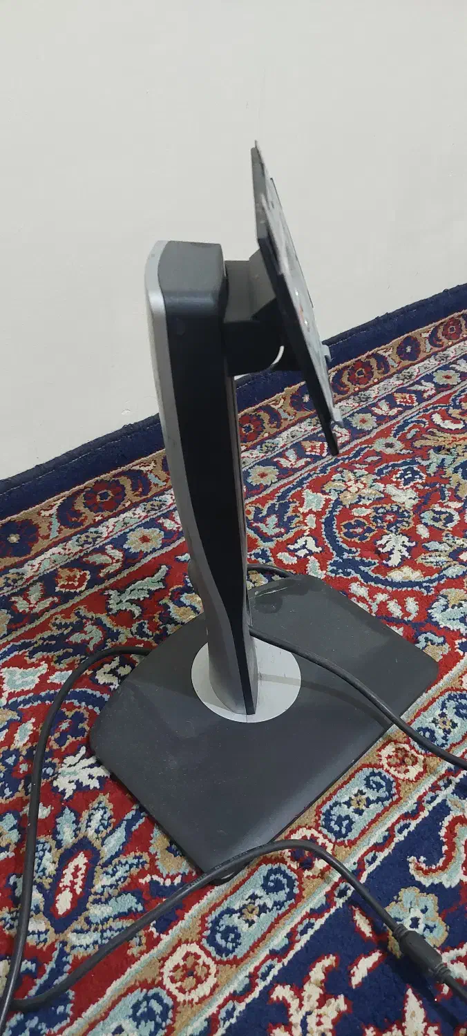 مانیتور ۲۲ اینچ دل با پایه قابل تنظیم-dell monitor|قطعات و لوازم جانبی رایانه|محمدیه-قزوین, |دیوار