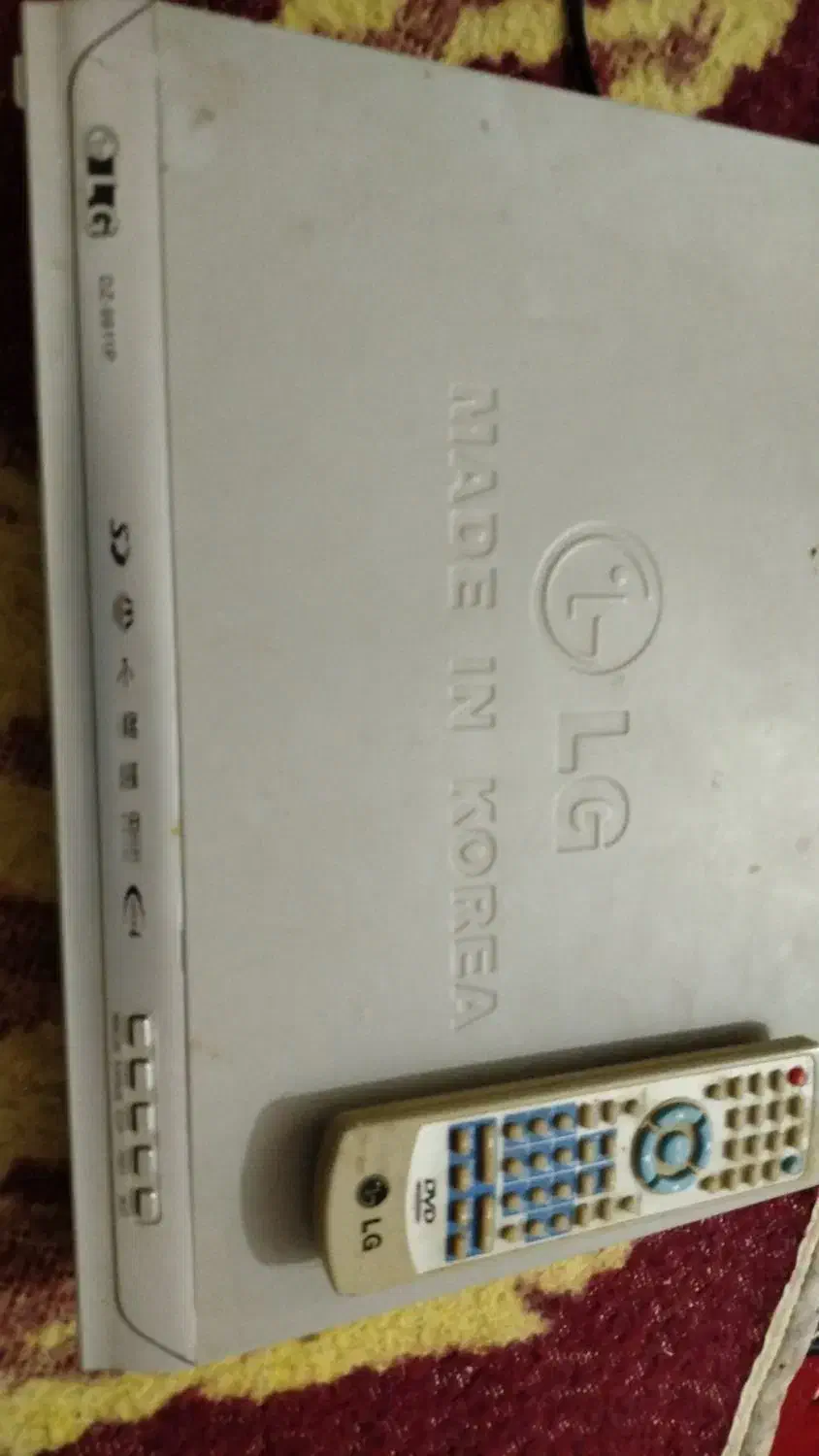 یک دستگاه سی دی خورهمرابافلش سالم درحدنونو|پخش‌کننده DVD و ویدیو|کازرون, |دیوار