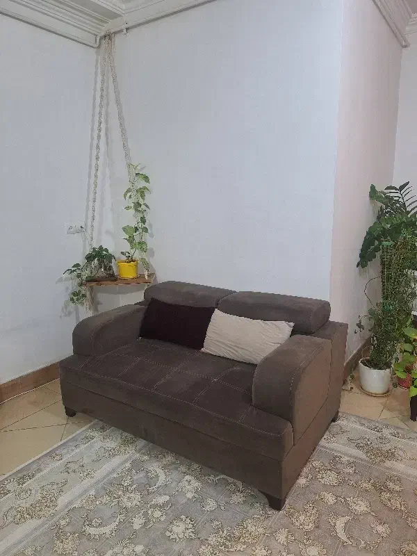 ست مبل هفت نفره همراه با یک میز تلوزیون رایگان|مبلمان خانگی و میز عسلی|گنبد کاووس, |دیوار