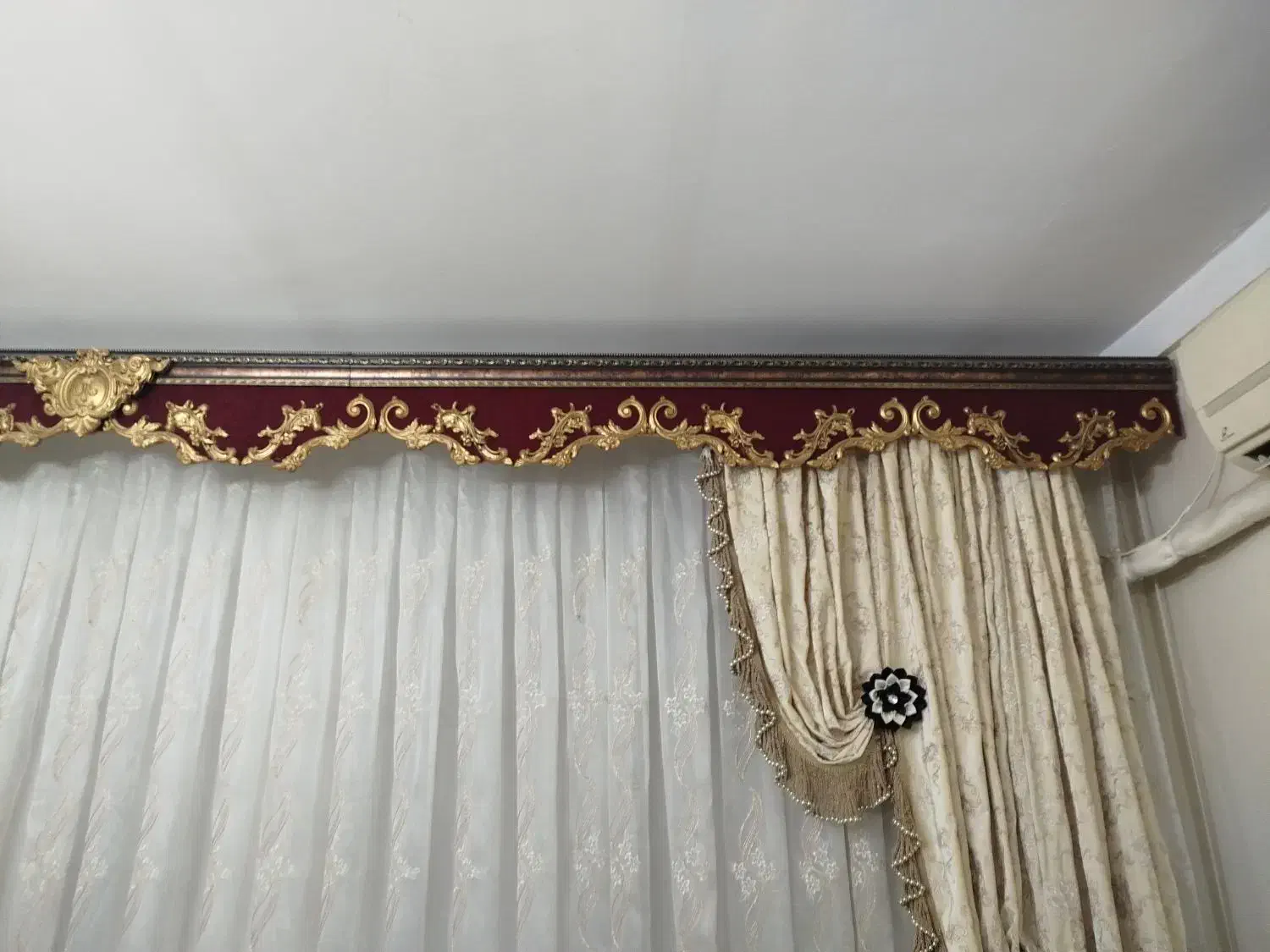 کتیبه پرده|پرده، رانر، رومیزی|میانه, |دیوار