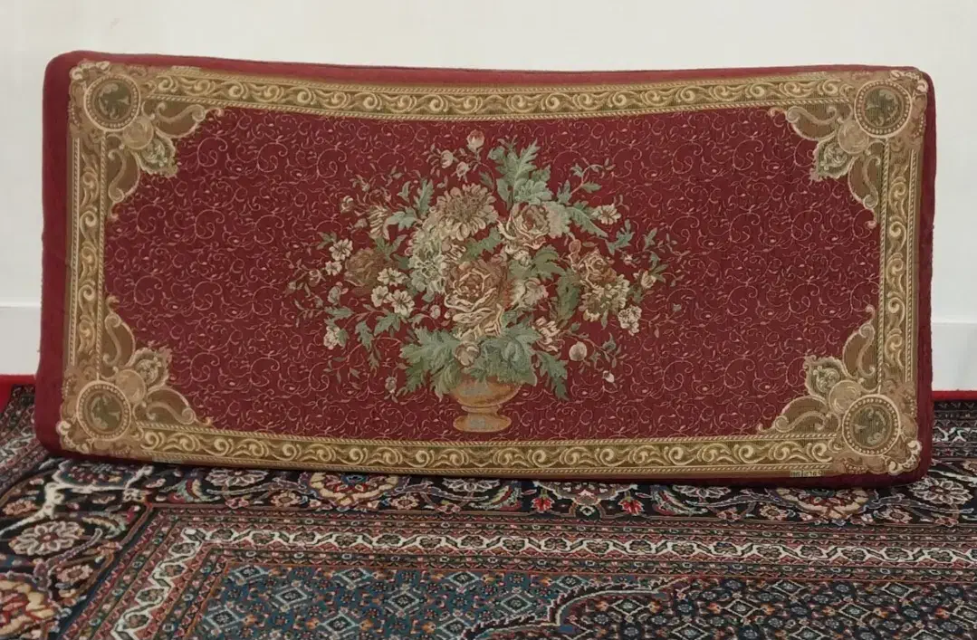 یک جفت پشتی سالم ودرحد نو|پشتی|بروجرد, |دیوار