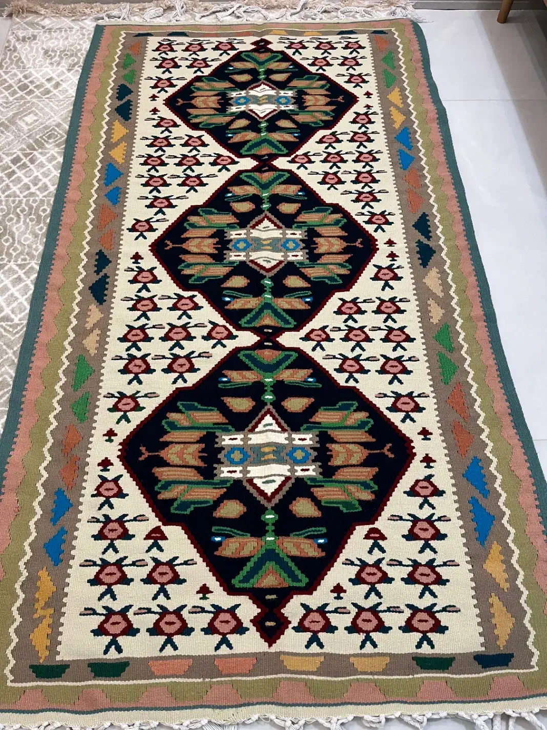 گلیم دست بافت|گلیم، جاجیم، گبه|اصفهان, باغ زیار|دیوار