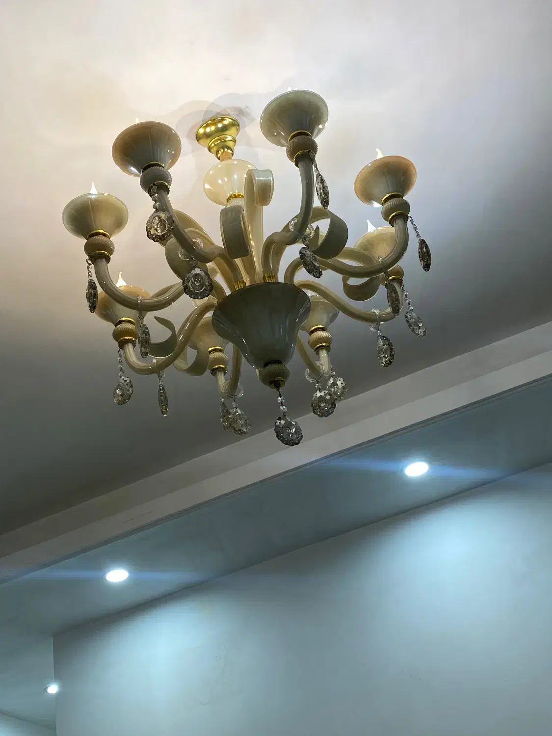 لوستر هشت شاخه|لوستر و چراغ آویز|تهران, امام زاده عبدالله|دیوار