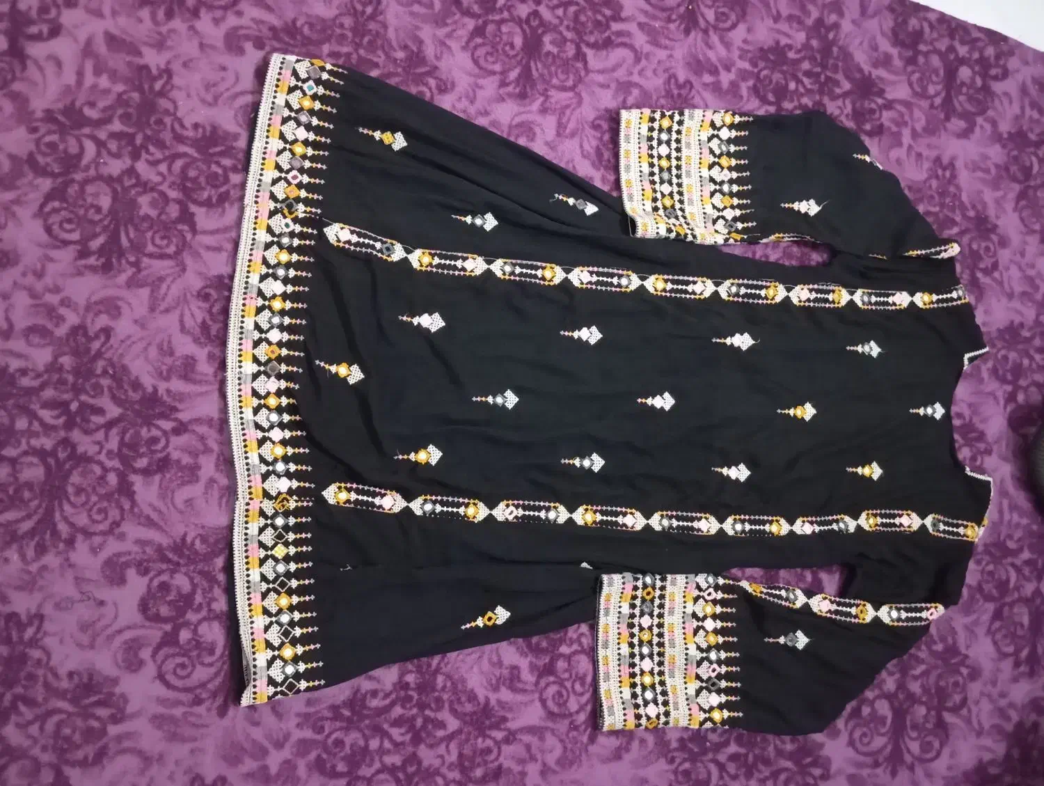 لباس بلوچی|لباس|مشهد, شهید معقول|دیوار