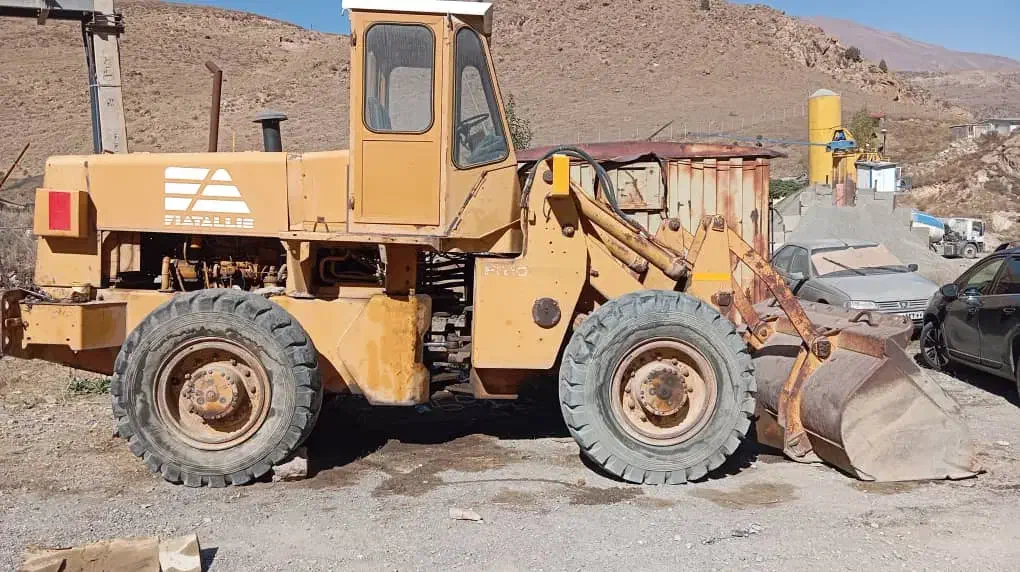 لودر FR10 فیات آلیس رنگ فابریک بسیار تمیز|خودرو سنگین|تهران, زعفرانیه|دیوار