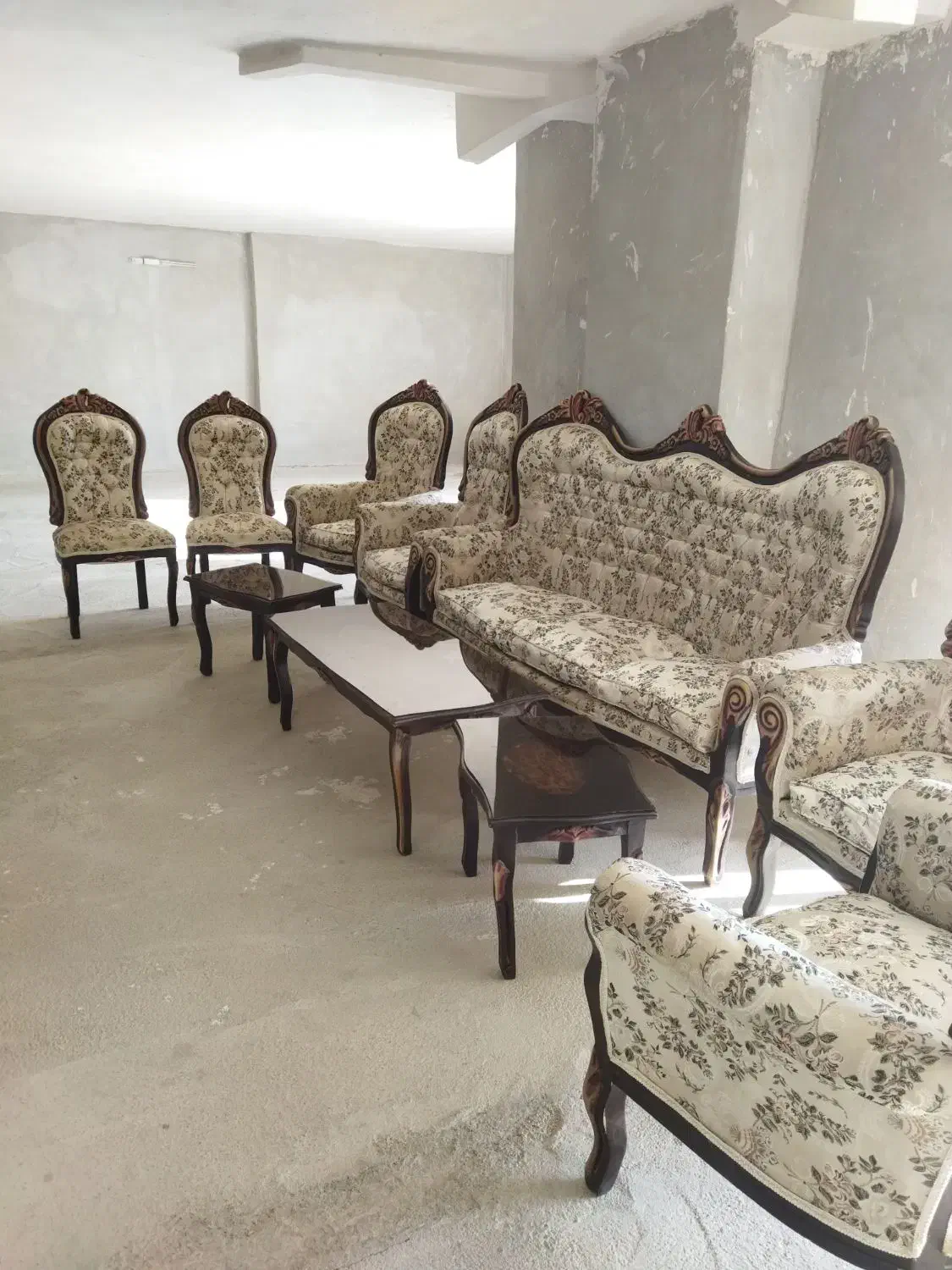 مبل سلطنتی|مبلمان خانگی و میز عسلی|شیروان (خراسان), |دیوار