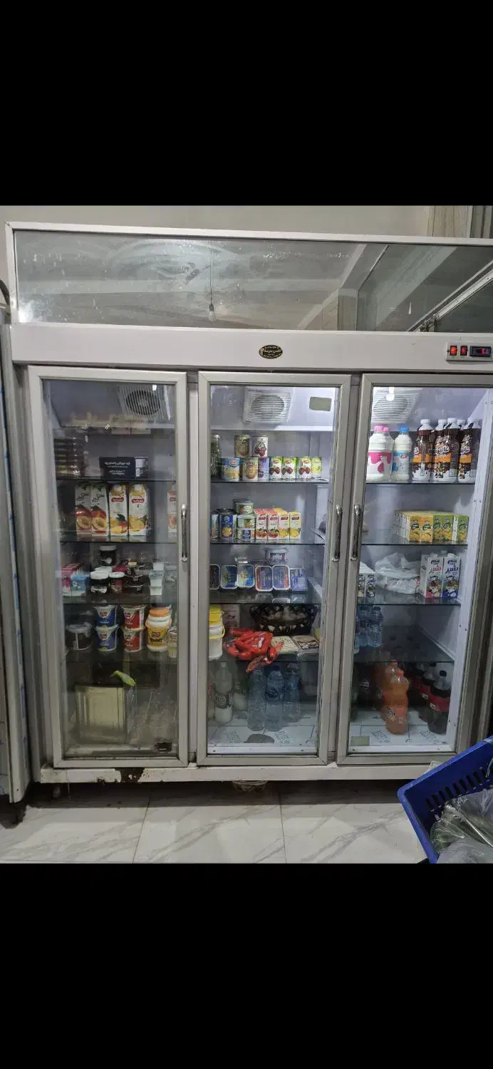 فروش انواع یخچال صنعتی و فروشگاهی تمیز|فروشگاه و مغازه|چمستان, |دیوار