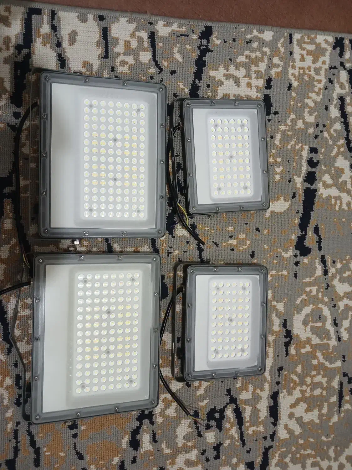 پرژکتور ۱۰۰وات  آمادالایت|تلویزیون و پروژکتور|شفت, |دیوار