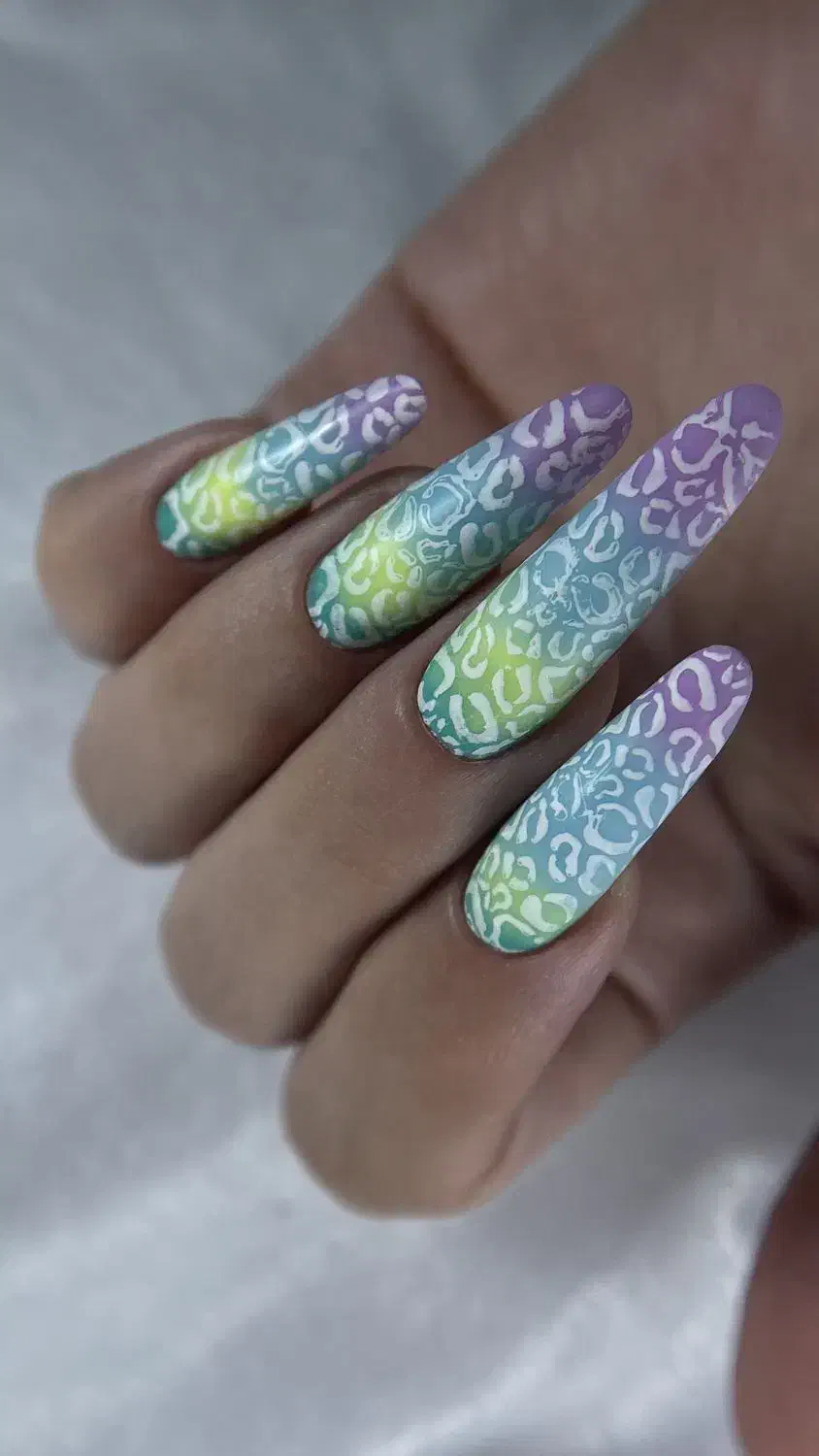 آموزش کاشت ناخن|خدمات آرایشگری و زیبایی|شاهینشهر, عطار|دیوار