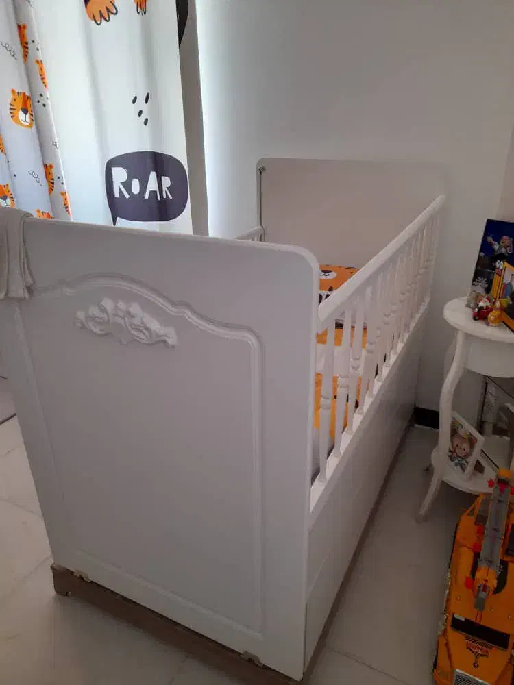 تخت کودک نو|تخت و صندلی بچه|سمنان, |دیوار