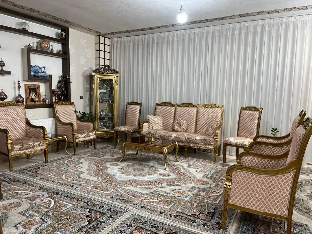 مبل ۹نفره|مبلمان خانگی و میز عسلی|شاهینشهر, گزبرخوار|دیوار