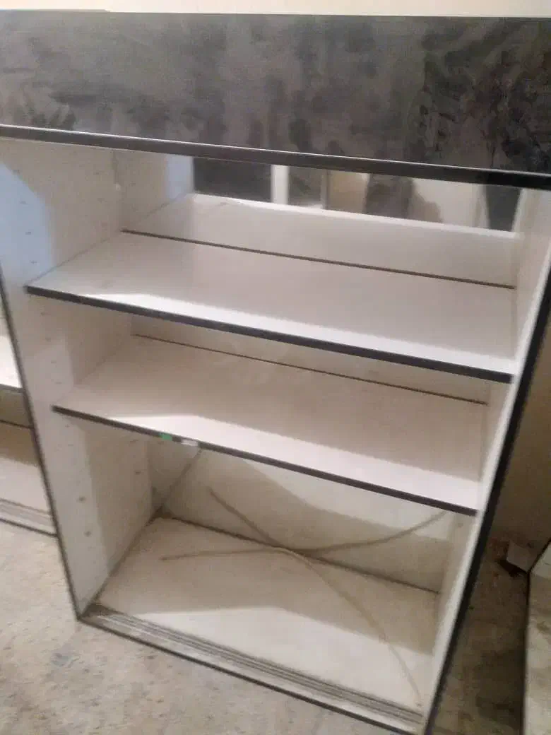 دکور لوازم آرایشی|کتابخانه، شلف، قفسه‌های دیواری|تهران, باغ فیض|دیوار