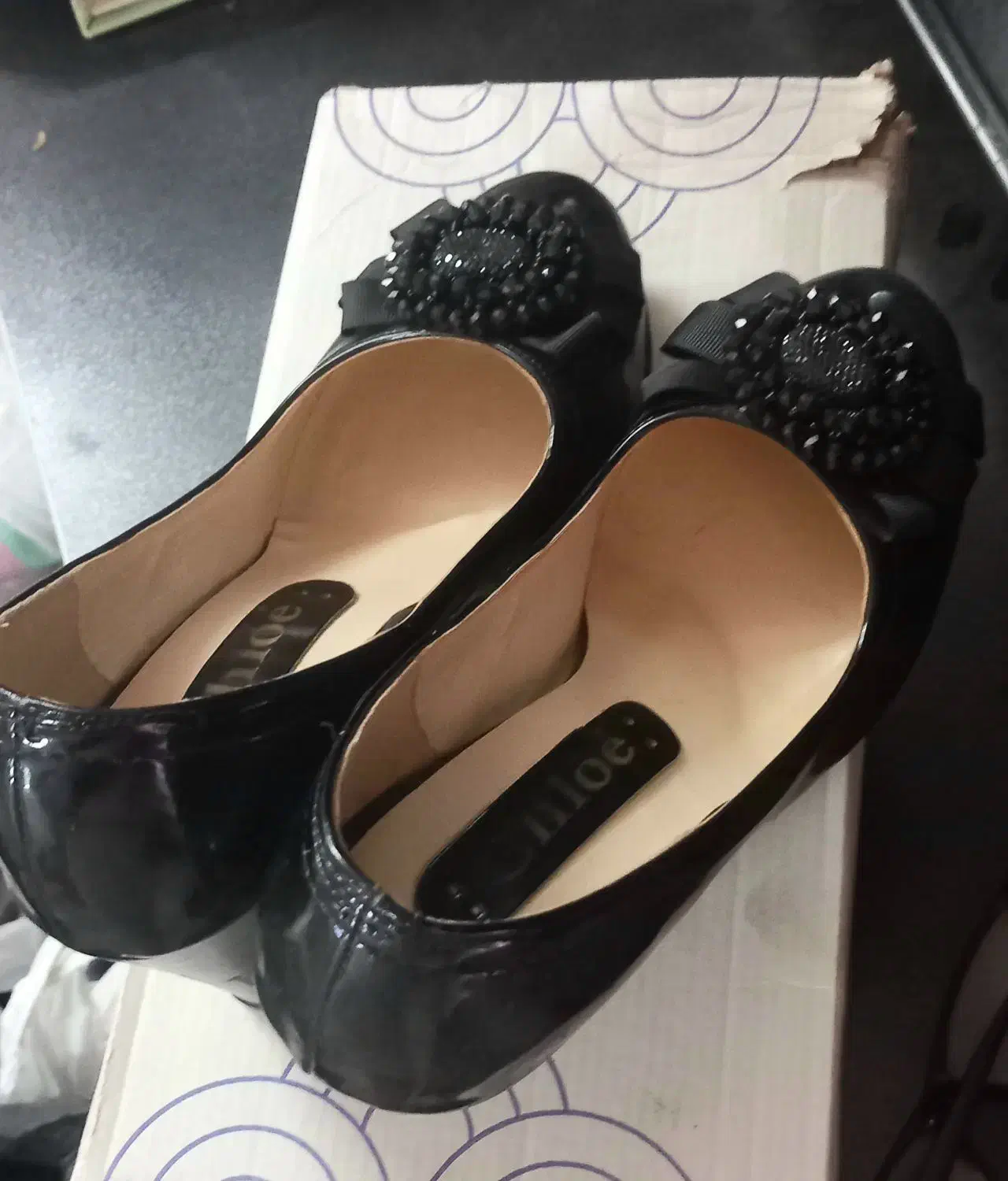 کفش مجلسی|کیف، کفش، کمربند|بابل, |دیوار