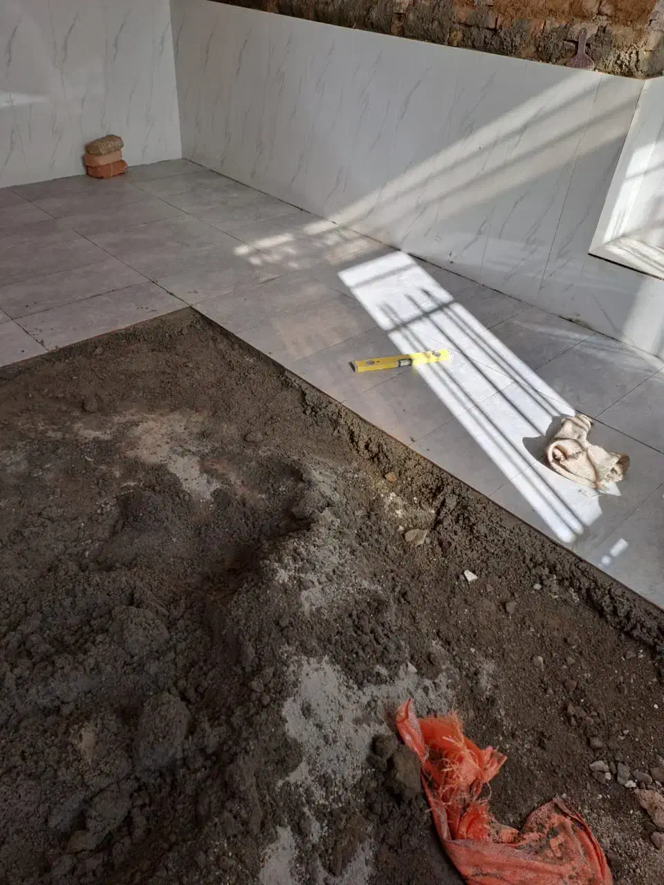 انجام خورده کاری های بنایی کاشی، سرامیک، سنگ|خدمات پیشه و مهارت|تهران, اسفندیاری|دیوار