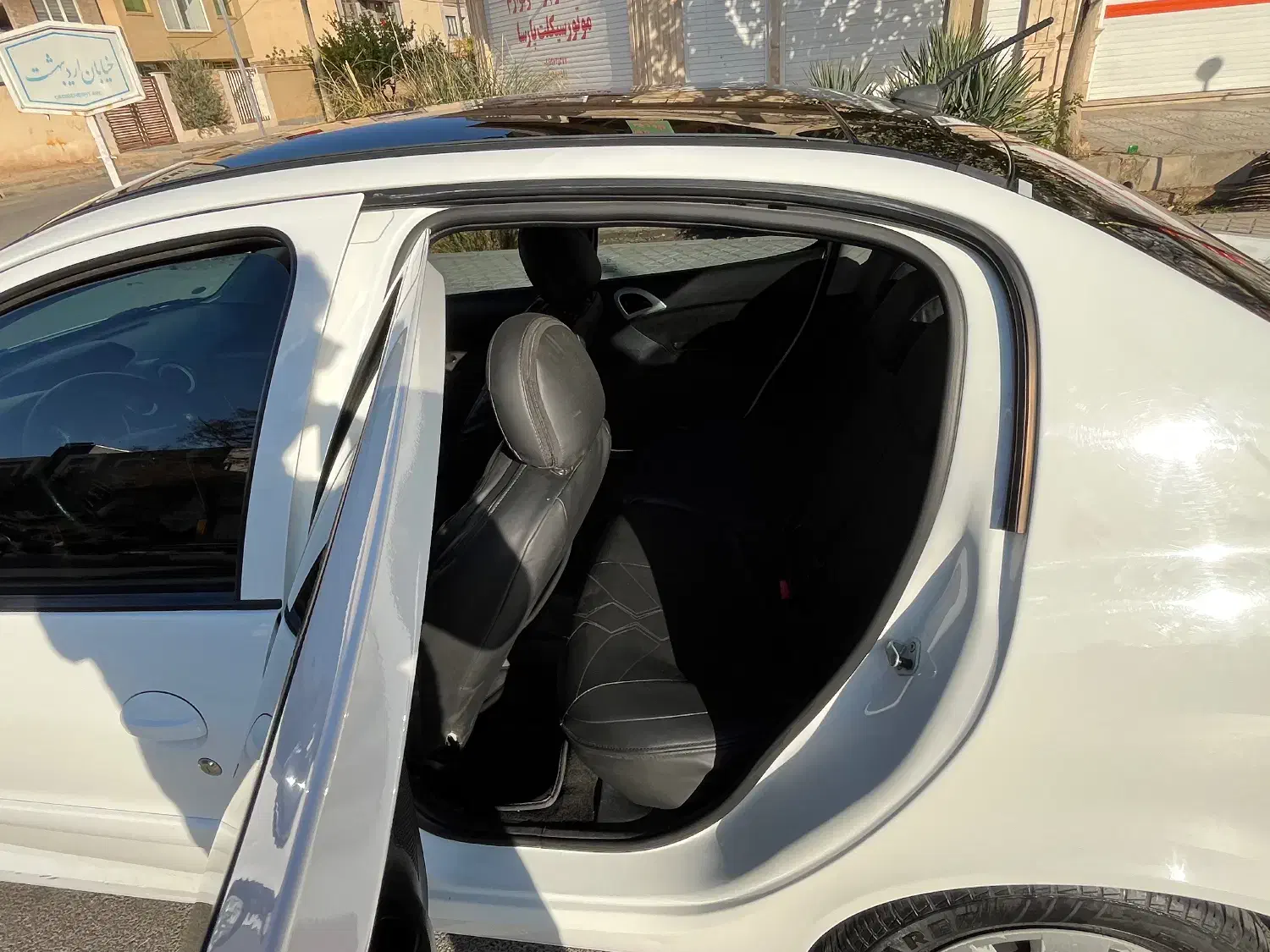 رانا پلاس پاناروما۴۰۲|خودرو سواری و وانت|شاهینشهر, دهخدا|دیوار