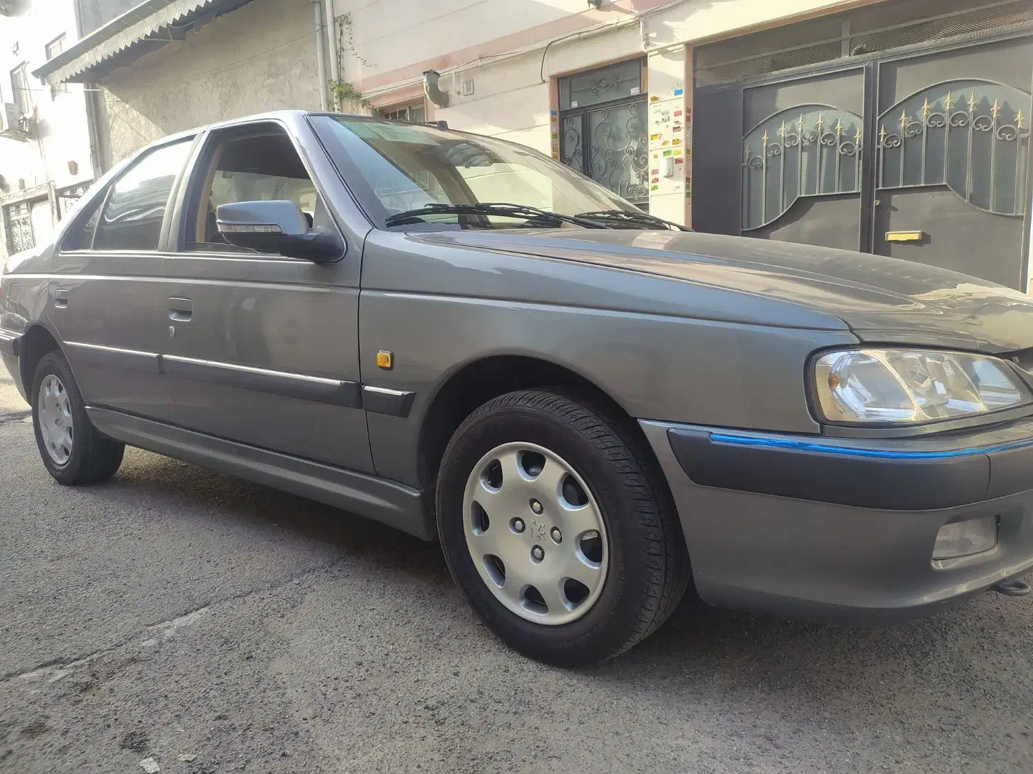 پژو پارس سال مدل 94|خودرو سواری و وانت|رشت, کوی فرهنگیان|دیوار