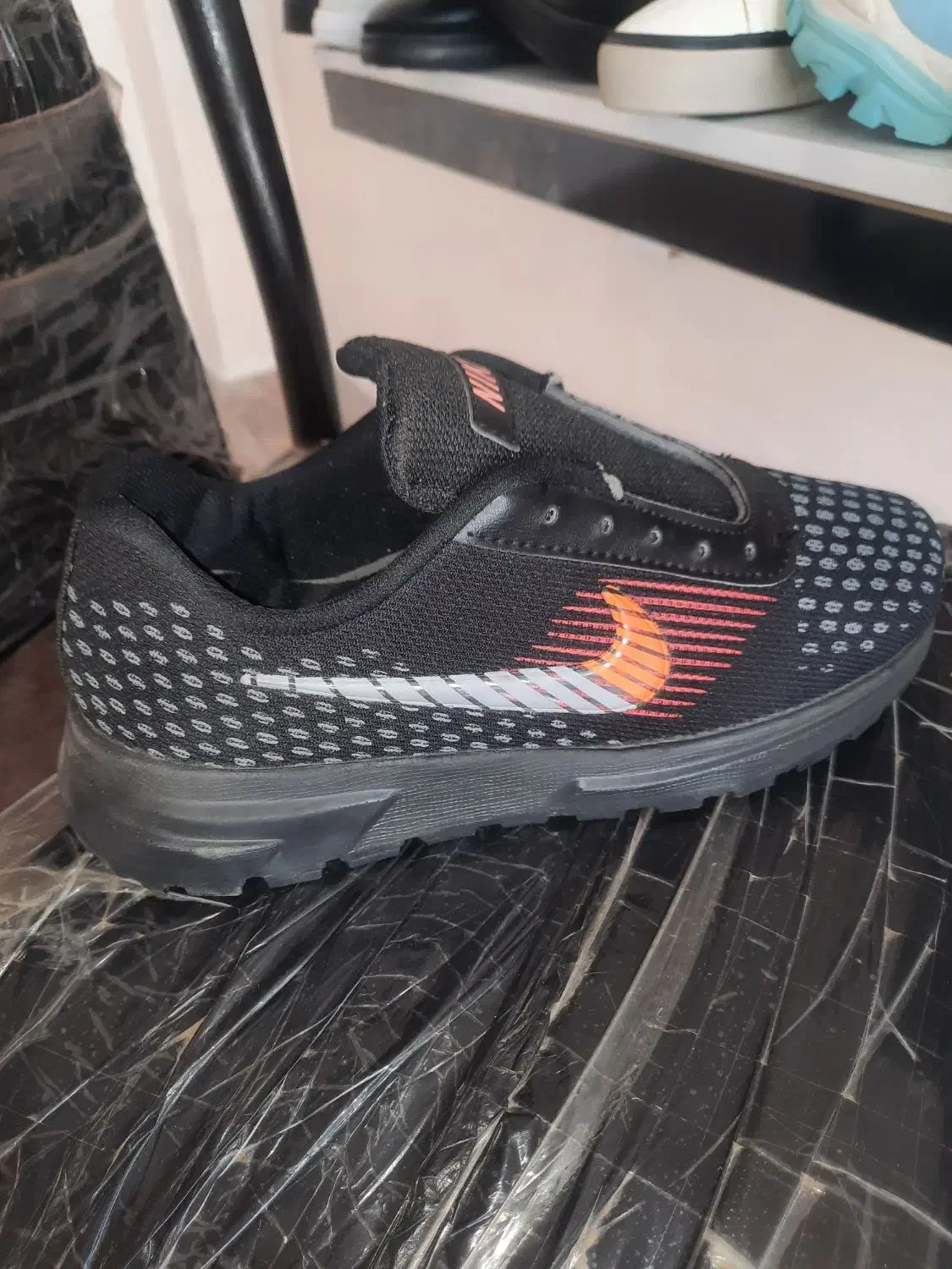 کفش پاندا|کیف، کفش، کمربند|شوشتر, |دیوار