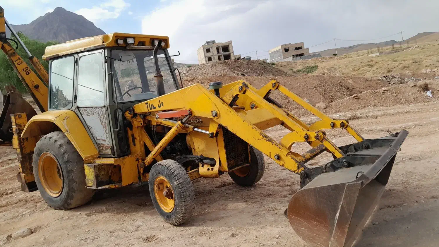 بیل بکهو tdl86 مدل ۸4|خودرو سنگین|اصفهان, باغ دریاچه|دیوار