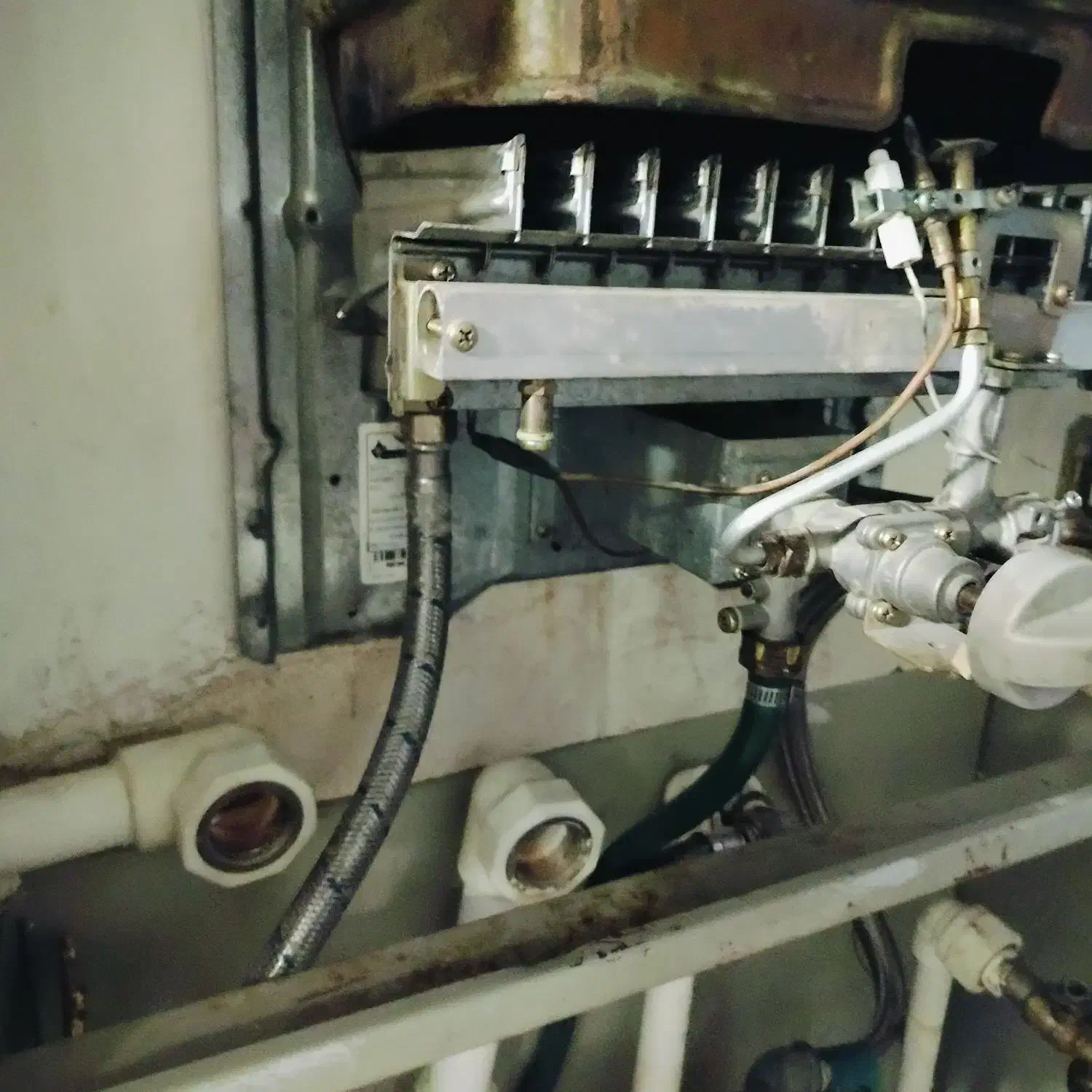 آبگرمکن بوتان ۳۱۱۵|آبگرمکن، پکیج، شوفاژ|پردیس, فاز ۲|دیوار